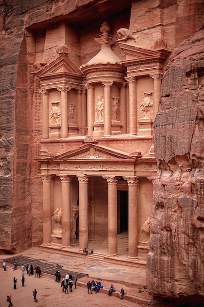 Uitzicht op het AlKhazneh-paleis of de schatkist in Petra, Jordanië