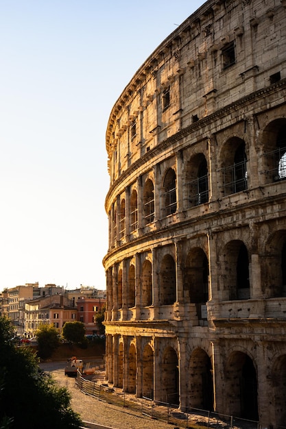 Uitzicht op het Colosseo Romano (Romeins Colosseum) in Roma, Lazio, Italië.