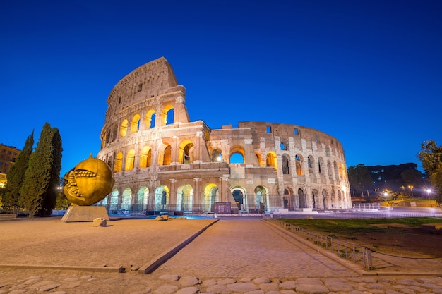 Uitzicht op het colosseum in rome, italië, europa