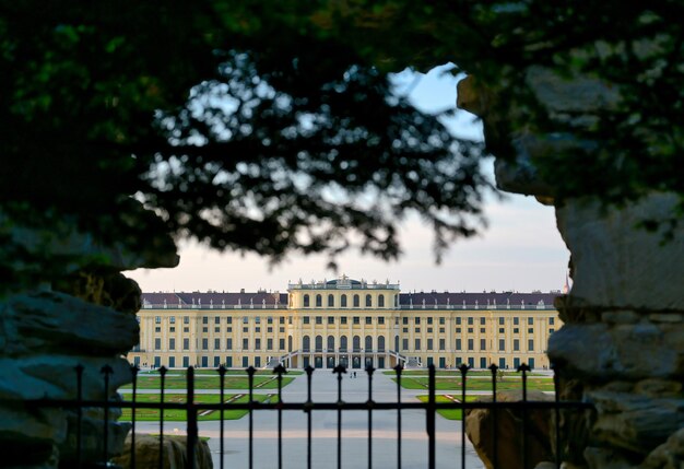 Foto uitzicht op het historische gebouw tegen de lucht