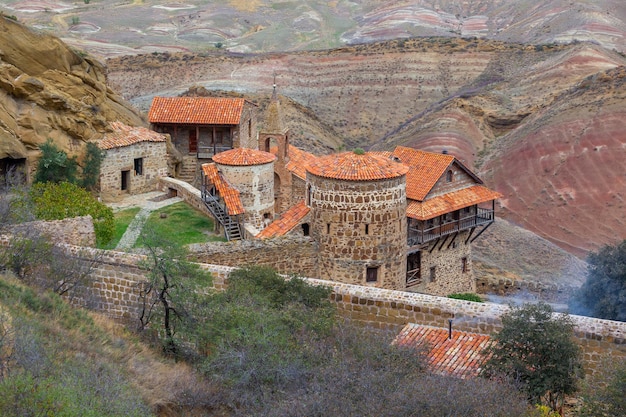 Uitzicht op het kloostercomplex van David Gareja uit Oost-Georgië