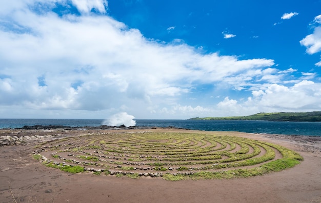 Uitzicht op het labyrint op Makaluapuna Point in Maui Hawaii