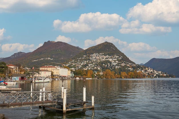 Uitzicht op het Meer van Lugano in Zwitserland