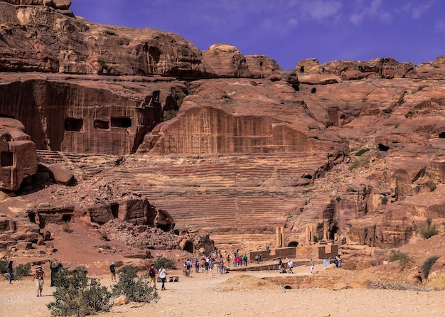 Uitzicht op het Nabatean-theater in de stad Petra, Jordanië