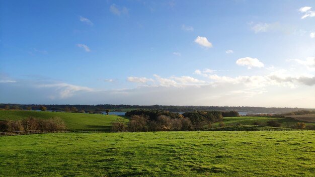 Foto uitzicht op het reservoir vanuit een uitkijkpunt