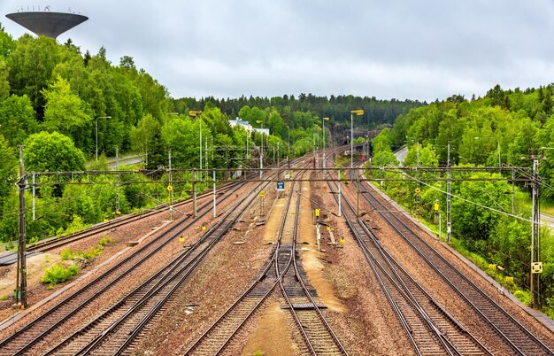 Foto uitzicht op het station flemingsberg bij stockholm, zweden