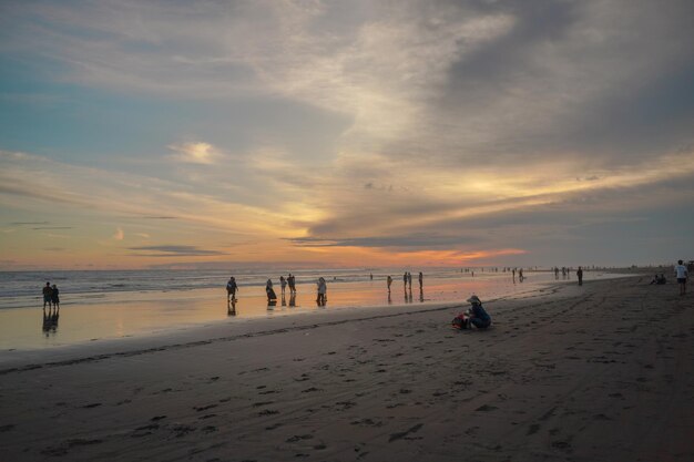 Foto uitzicht op het zonnige strand