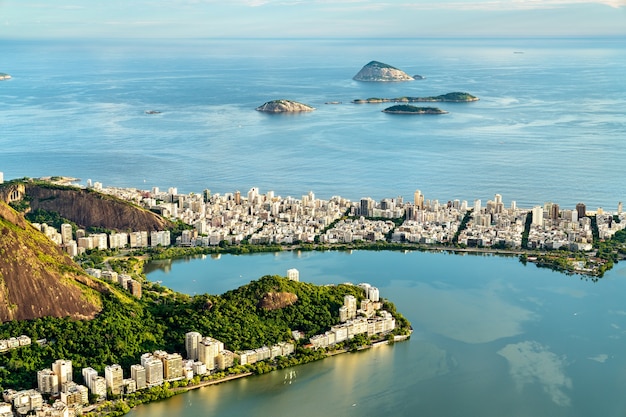 Uitzicht op Ipanema vanaf Corcovado in Rio de Janeiro