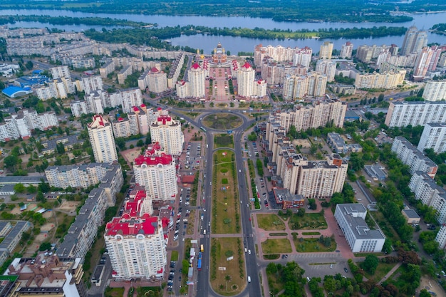 Uitzicht op Kiev Obolon vanaf de hoogte