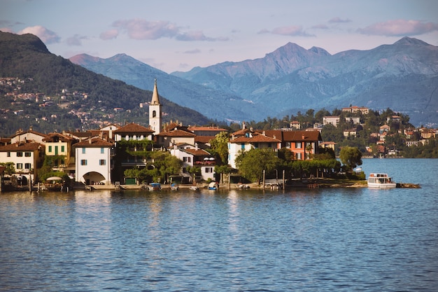 Uitzicht op Lago Maggiore, Italië