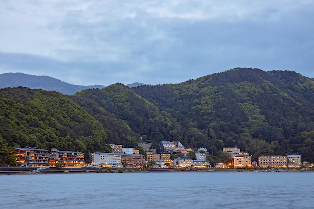 Uitzicht op Lake Kawaguchiko bij Yamanashi, Japan