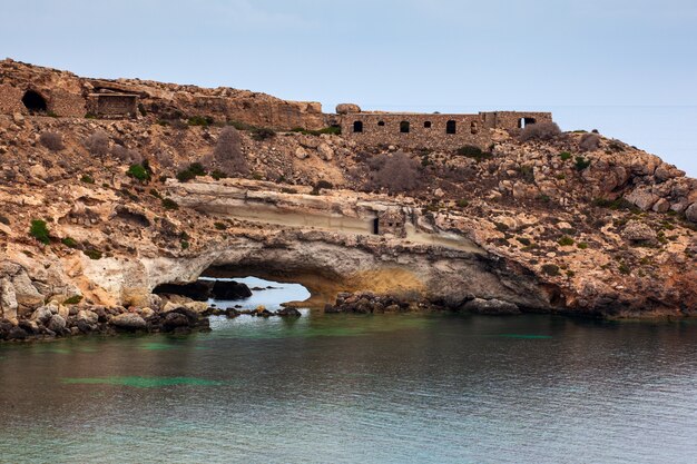 Uitzicht op Mare Morto strand, Lampedusa