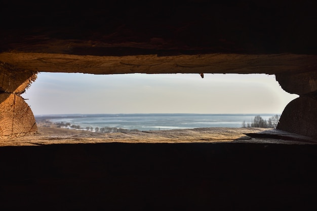 Uitzicht op meer in ijs, ijs op meer, bevroren meer, landschap van bevroren meer