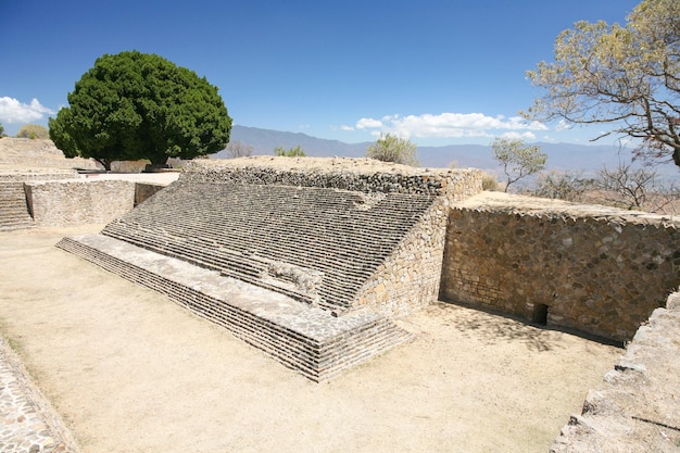 Uitzicht op Monte Alban, een grote preColumbiaanse archeologische vindplaats Santa Cruz Xoxocotlan gemeente Oaxaca staat Mexico