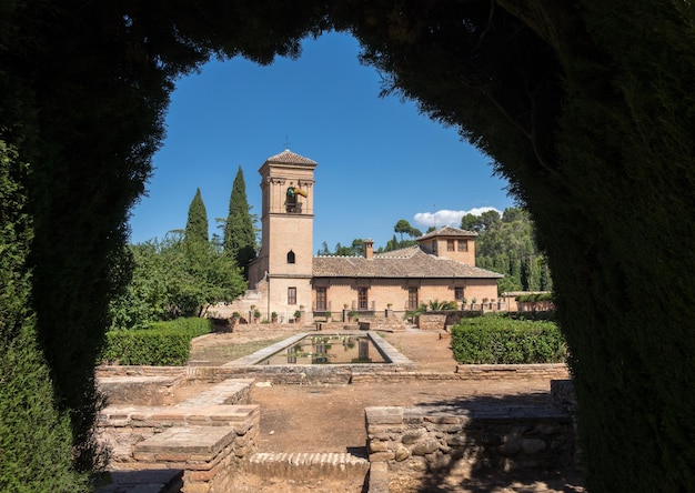 Uitzicht op Parador en tuinen in Alhambra