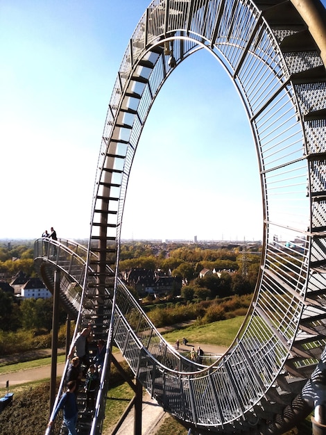 Uitzicht op trappen tegen de lucht
