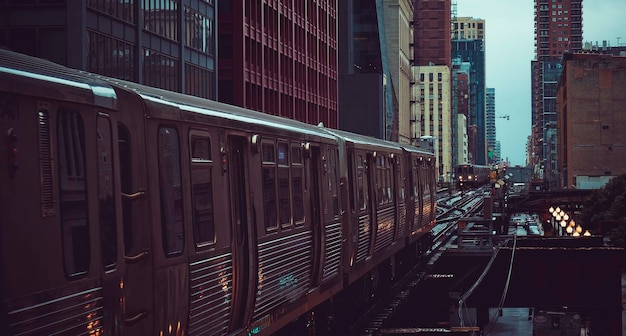 Uitzicht op treinlijn in Chicago, VS