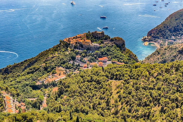 Uitzicht over de kustlijn van de Franse Rivièra Eze Frankrijk