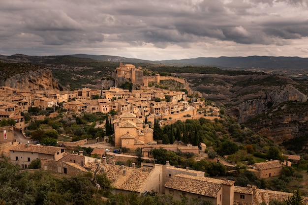 Uitzicht vanaf Alquezar een van de mooiste steden van het land in de provincie Huesca, Aragon, Spanje.