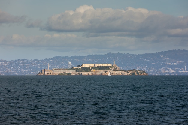 Uitzicht vanaf de gevangenis Alcatraz in San Francisco Bay, Californië