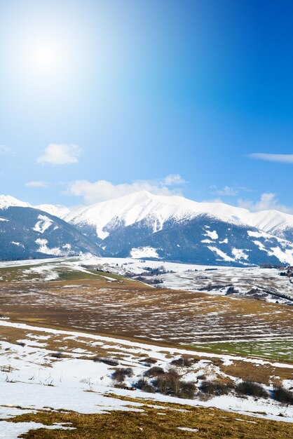 Uitzicht vanaf Nicovo naar West Tatra bij Liptovsky Mikulas in de winter en Krivan Slowakije Liptov re