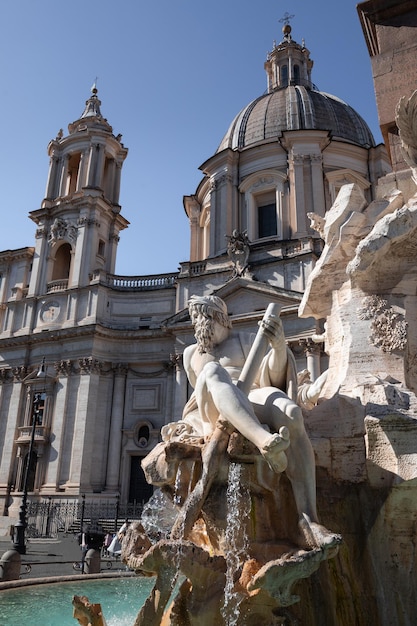 Uitzicht vanaf Piazza Navona (Navona Square) fontein in Roma, Lazio, Italië.