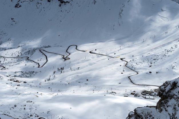 Foto uitzicht vanaf sass pordoi in het bovenste deel van val di fassa