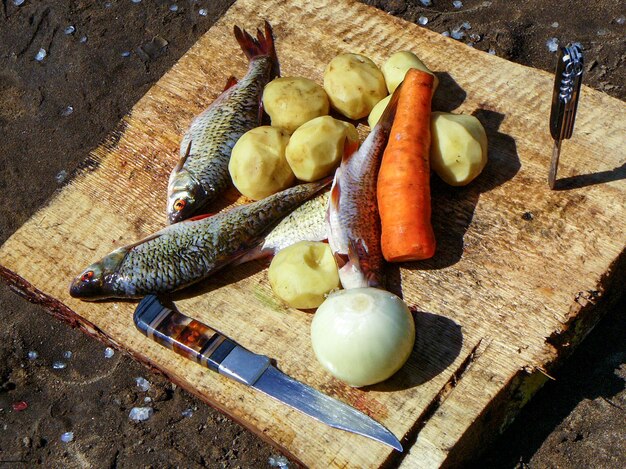 写真 ウカ魚スープ 料理用の食材 静物 野菜 新鮮な魚のナイフ