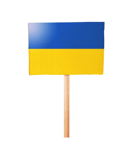 クリッピング パスと段ボールのメッセージ ボード上のウクライナの国旗