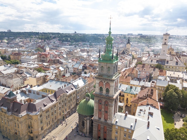 Украина центр города Львов старая архитектура фото с дрона с высоты птичьего полета