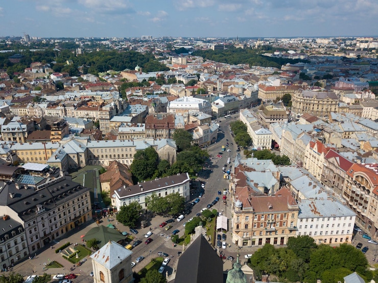 Фотография украина центр города львов старая архитектура фото с дрона с высоты птичьего полета