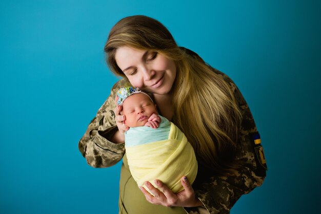 Foto militare ucraina con un bambino