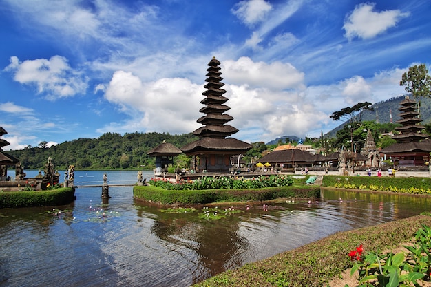 Photo ulun danu bratan temple on bali, indonesia