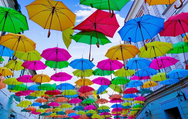 Photo umbrella sky in the city