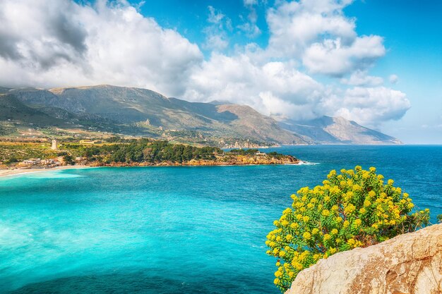 Photo unbelievable seascape of guidaloca beach near castellammare del golfo