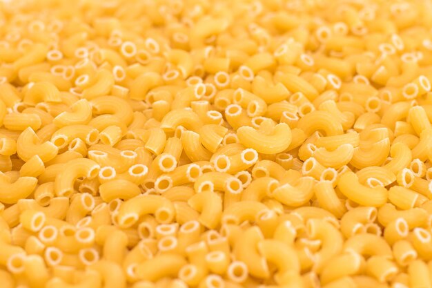 調理されていないシフェリリガティパスタの背景
