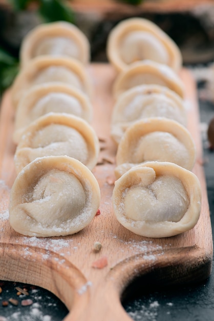 Foto gnocchi di carne crudi