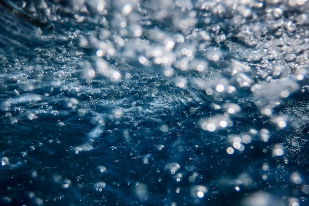 水面の水中ビュー。水中背景