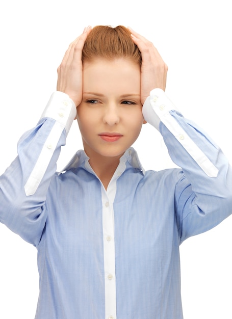 Photo unhappy woman holding her head with hands.