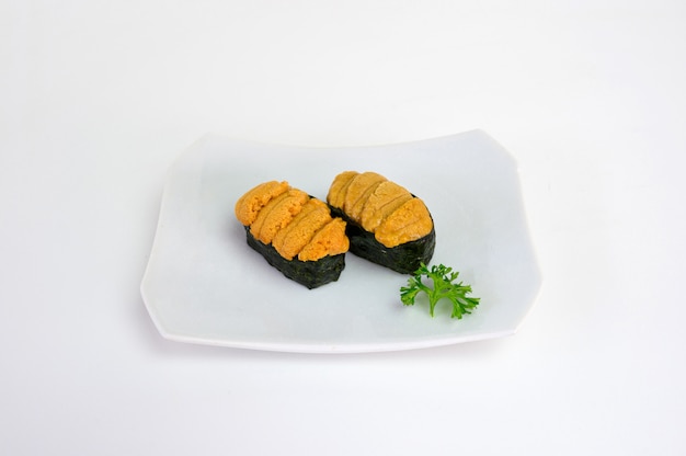 Uni zee-egels sushi Japanse keuken in keramische plaat