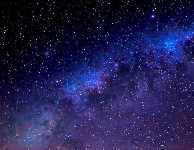 사진 우주에는 별들이 가득 차 있고, 성운과 은하에는 소음과 곡물이 있습니다. 은하, 은하, 은하, 푸른 빛.