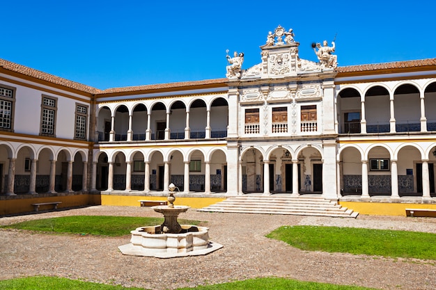  University of Evora