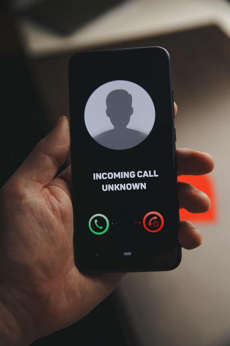Photo unknown number calling in the middle of the night