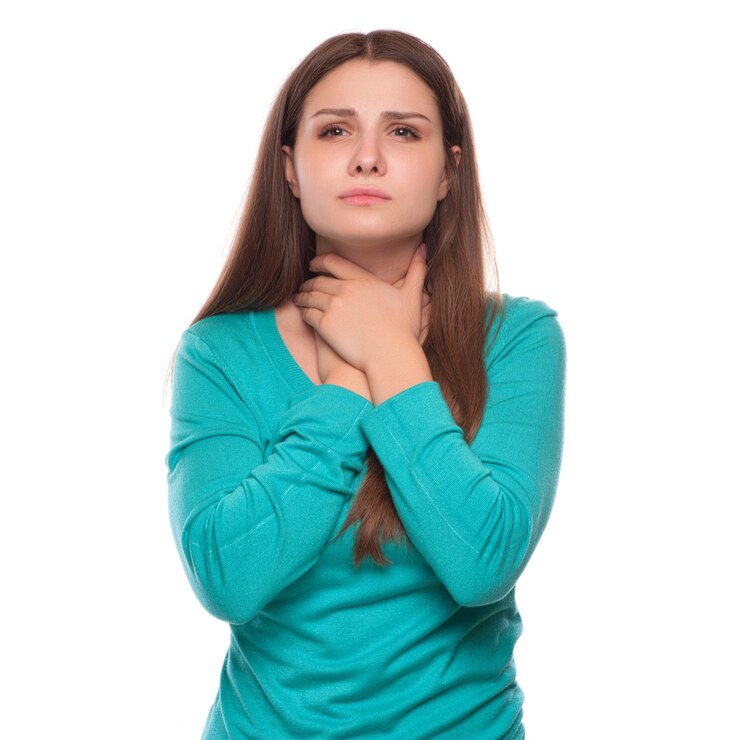 認識できない女性が彼女ののど、のどの痛みを保持