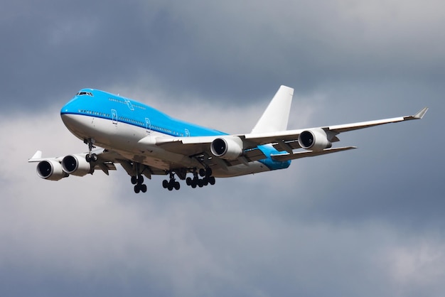 Untitled vliegtuig Passagiersvliegtuig Vliegtuigen zonder titel op luchthaven Luchtvaartthema Tijdens de vlucht Landing en aankomst