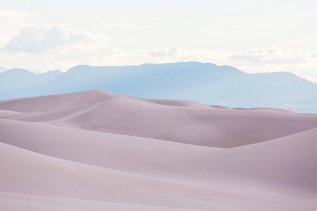 Unusual white sand dunes at white sands national monument, new mexico, usa