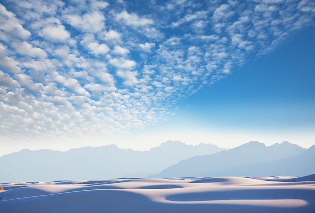 Photo unusual white sand dunes at white sands national monument, new mexico, usa