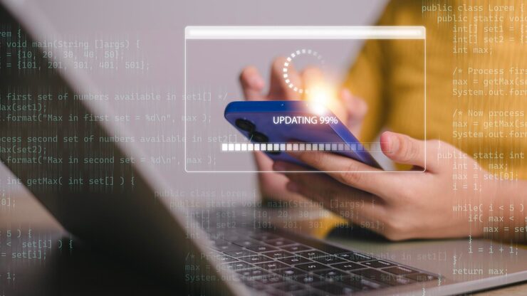 Фотография обновление программного обеспечения и установка новой версии системы на компьютере программа обновления бизнес технологии интернет загрузка полосы с установкой обновления для лучшего качества.