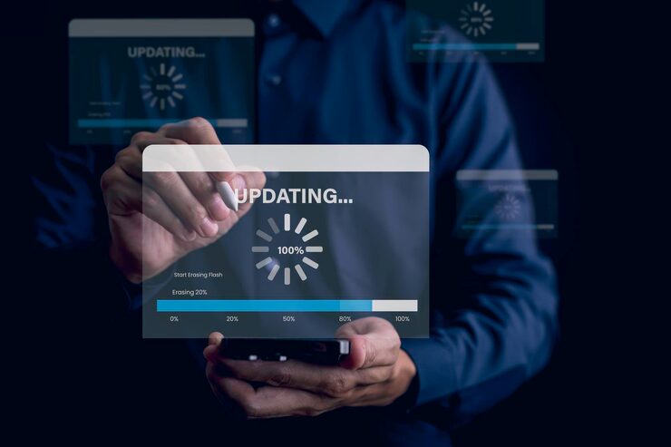 Photo 소프트웨어 업데이트 및 컴퓨터에 새로운 버전 시스템을 설치하는 사람 업그레이드 프로그램 비즈니스 기술 인터넷 로딩 바와 더 나은 품질을 위해 업데이트를 설치