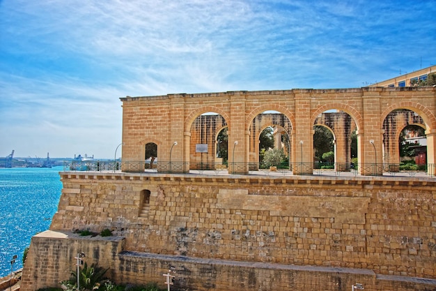 Foto upper barracca gardens of saint peter and paul bastion a la valletta, malta